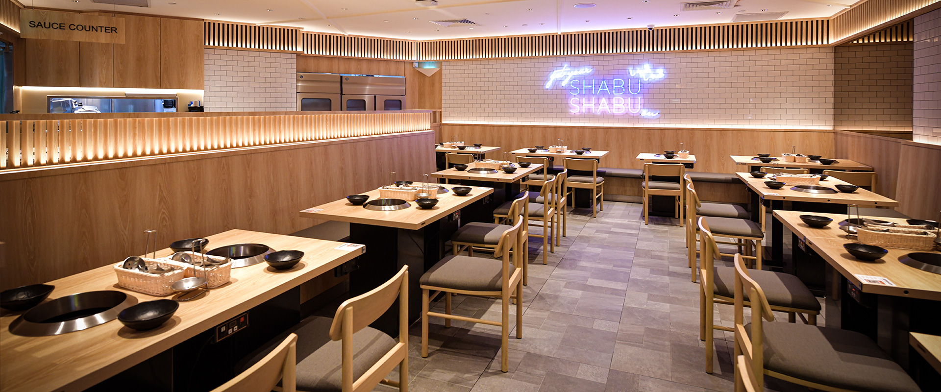 Desk-brand-shabu-bot